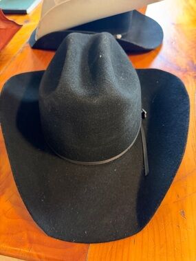 Justin Men's Black Felt Cowboy Hat - Classic Western Style 7 1/4